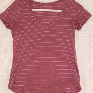 Lululemon Love V-Neck T-Shirt in Pink. Size 4.